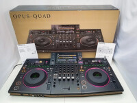 Pioneer DJ OPUS-QUAD, Pioneer DJ XDJ-RX3, Pioneer XDJ-XZ , Pioneer DJ DDJ-FLX10, Pioneer DJ DDJ-REV7, Pioneer CDJ-3000, Pioneer DJ DJM-A9 , Pioneer CDJ-2000NXS2, Pioneer DJM-900NXS2, Pioneer DJ DJM-V10-LF , Pioneer DJ DJM-S11, Denon DJ Prime 4+ , Allen & Heath Xone:96,   PLAYdifferently MODEL 1